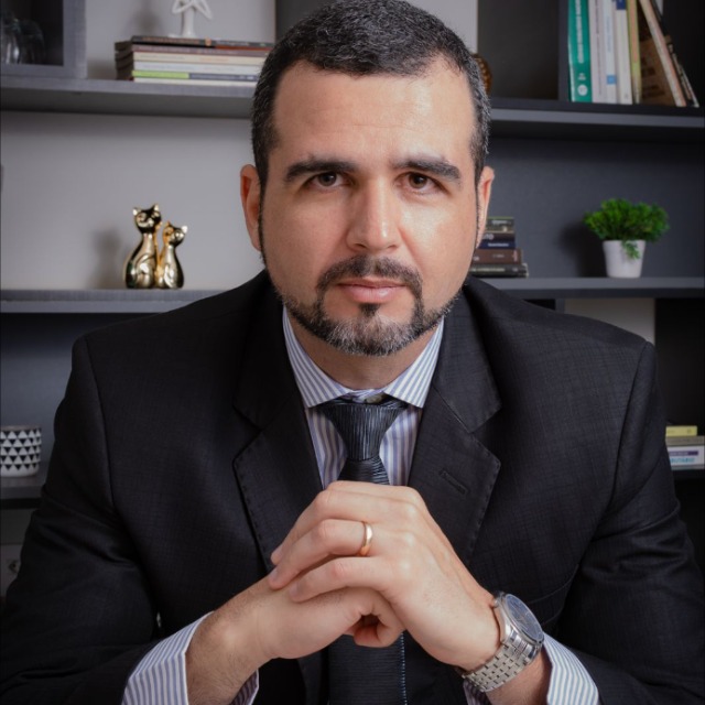 Dr. Leandro Provenzano